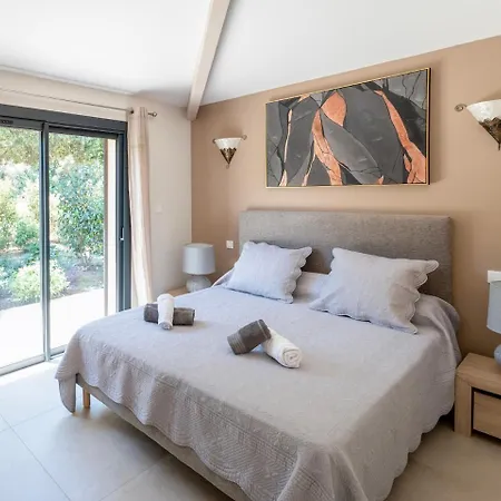 House Near Porto-vecchio, Quiet Vila